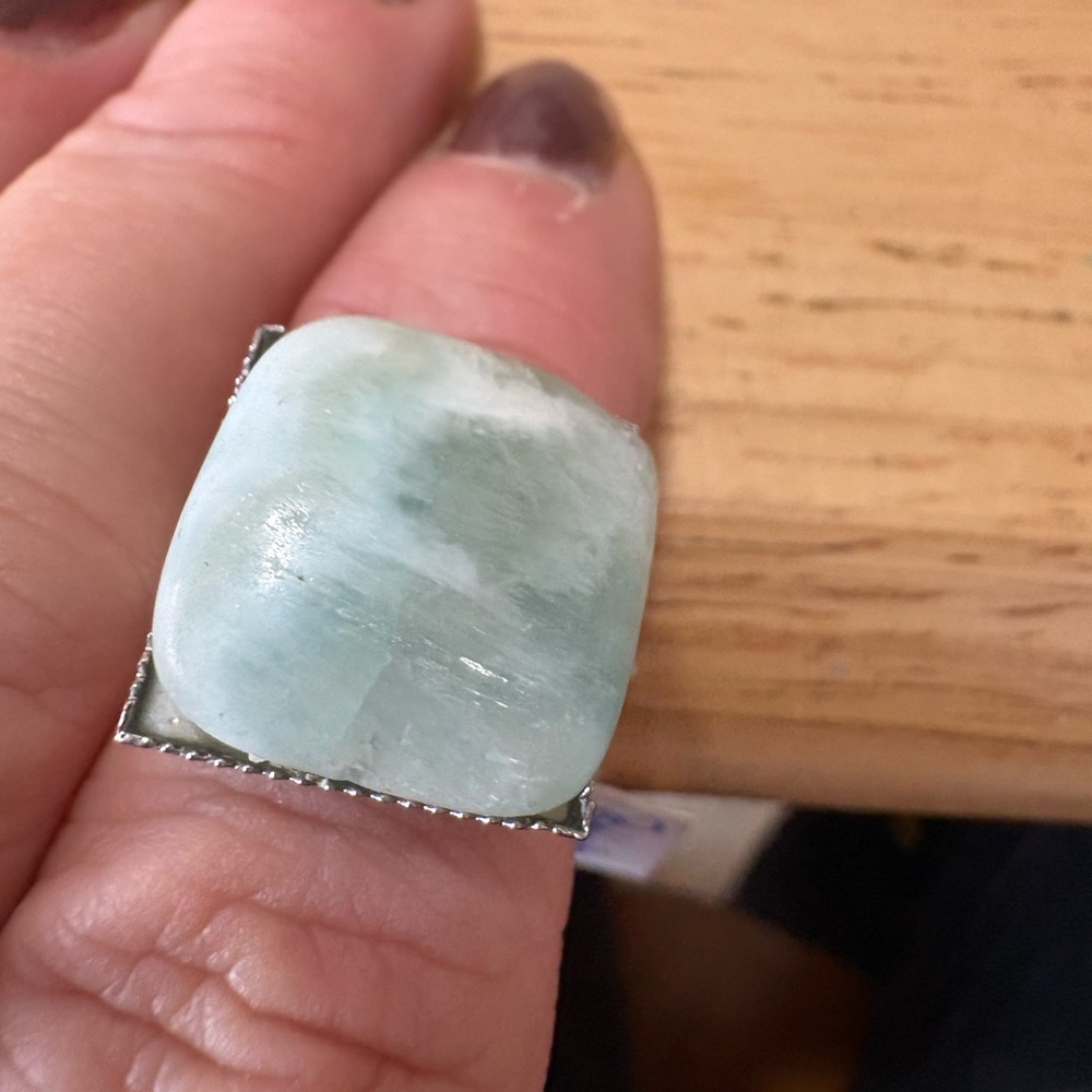 R21 Prehinite stone ring